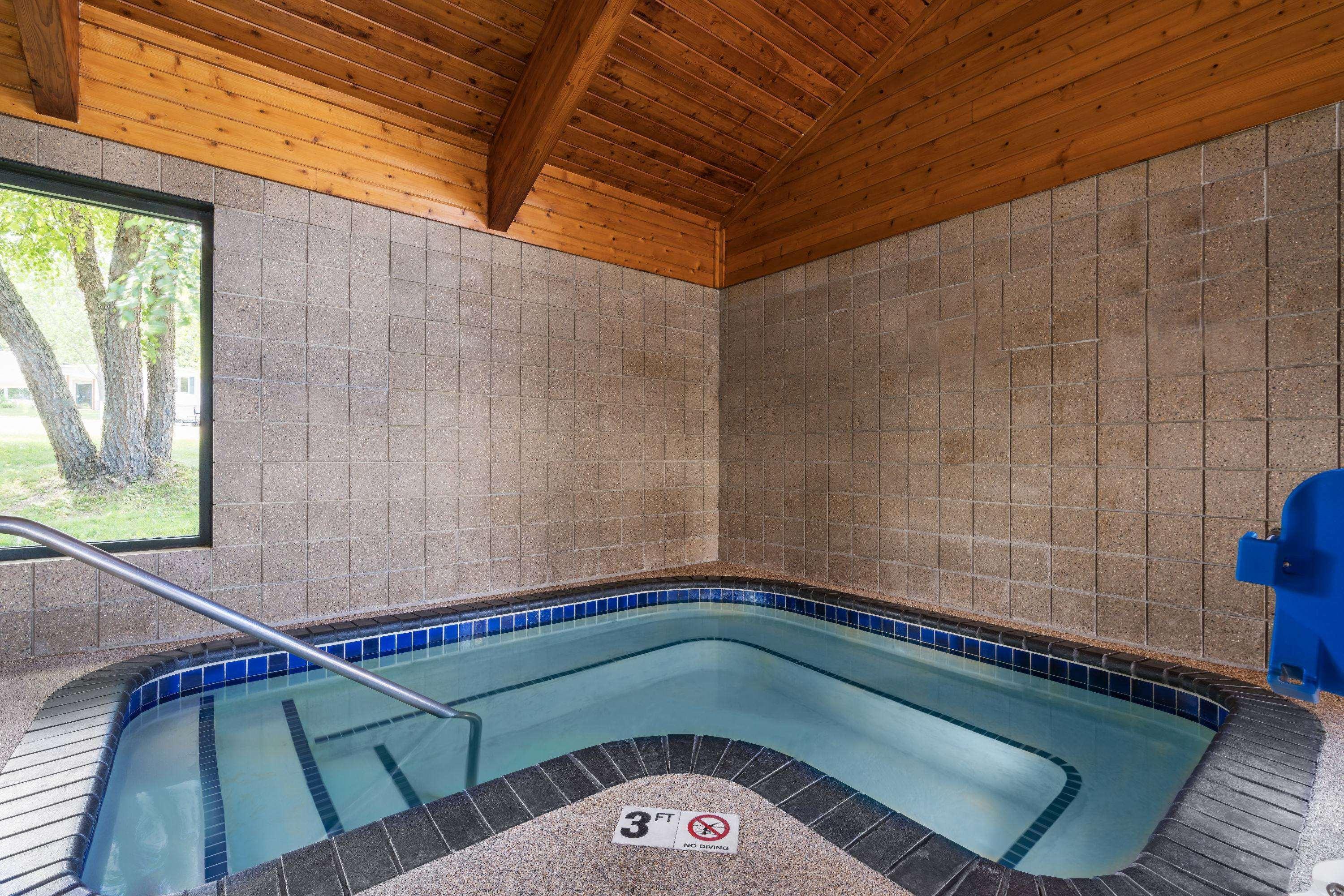 Americinn By Wyndham Lake City מראה חיצוני תמונה