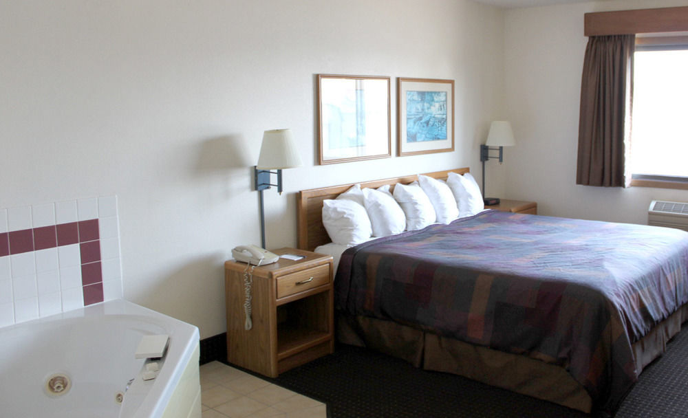 Americinn By Wyndham Lake City מראה חיצוני תמונה